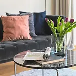 New Bastion Life W- Free Garage Prkg & Self Check-in I Cohost וילנה