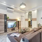 New Bastion Life W- Free Garage Prkg & Self Check-in I Cohost