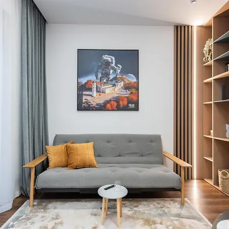 Apartment Cohost I New Basteja Life W-garage Prkg & Self Check-in *