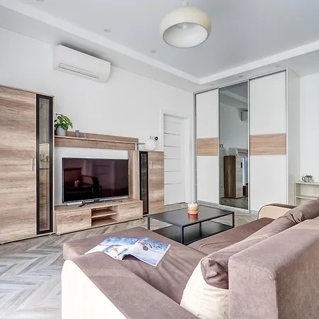 Apartment Cohost I New Basteja Life W-garage Prkg & Self Check-in *