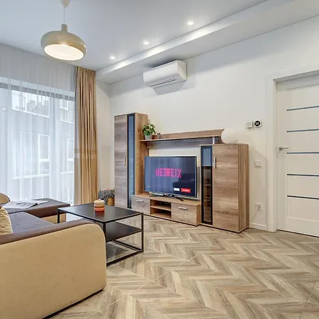 Cohost I New Basteja Life W-garage Prkg & Self Check-in Apartment *