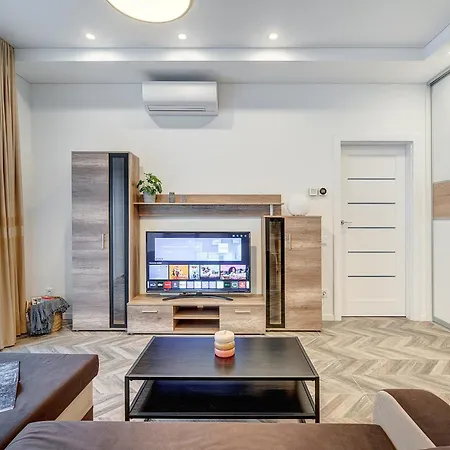 Apartment Cohost I New Basteja Life W-garage Prkg & Self Check-in *