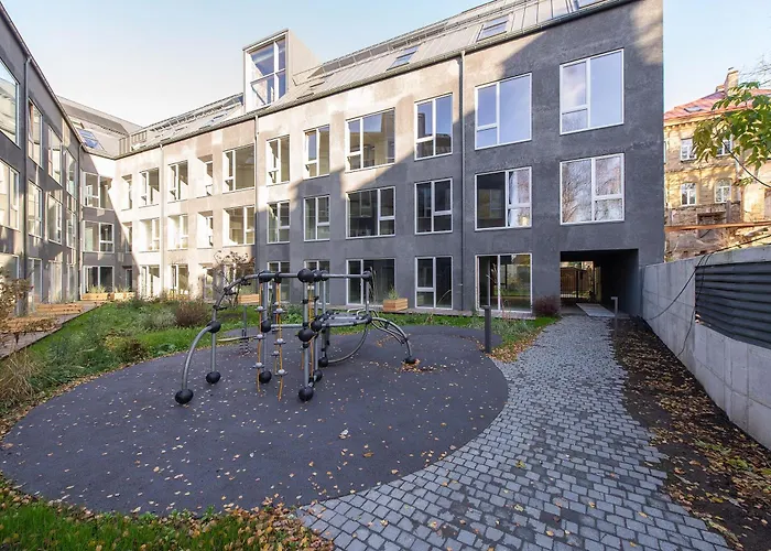 New Bastion Life Apartments W- Free Garage Prkg & Self Check-In I Cohost Apartment *